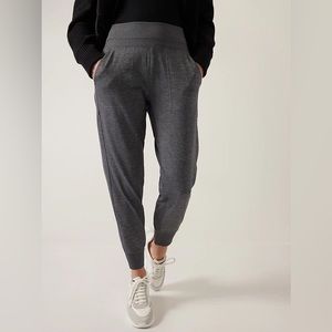 NWOT Athleta Venice Joggers — size XS